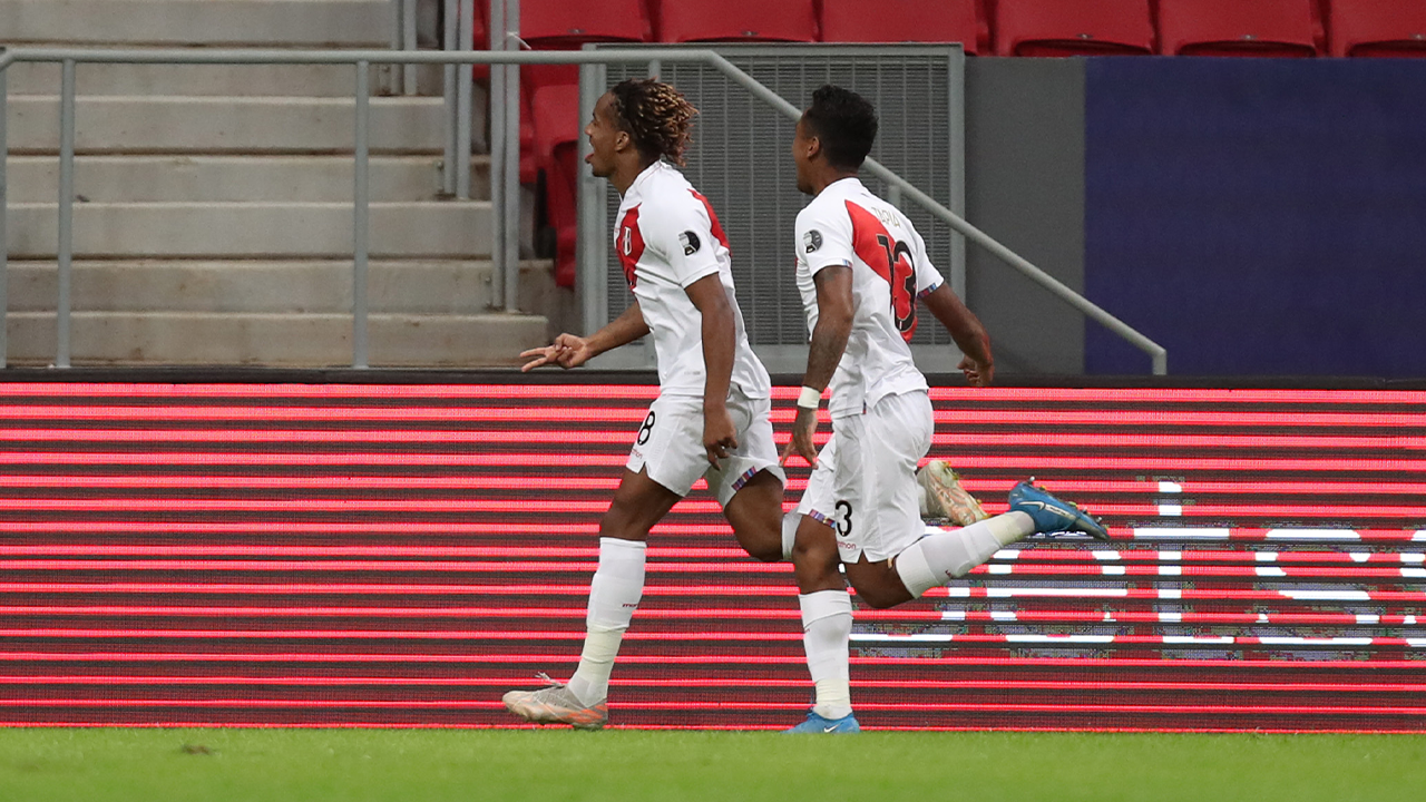 Andre Carrillo kornerden attığı golle Peru’yu Venezuela karşısında 1-0 öne geçirdi.