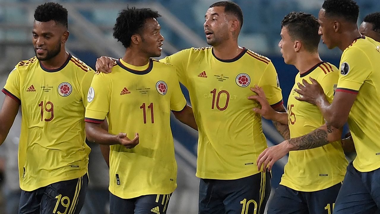Kolombiya, Edwin Cardona’nın ilk yarı golü sayesinde Ekvador’u 1-0 geride bıraktı