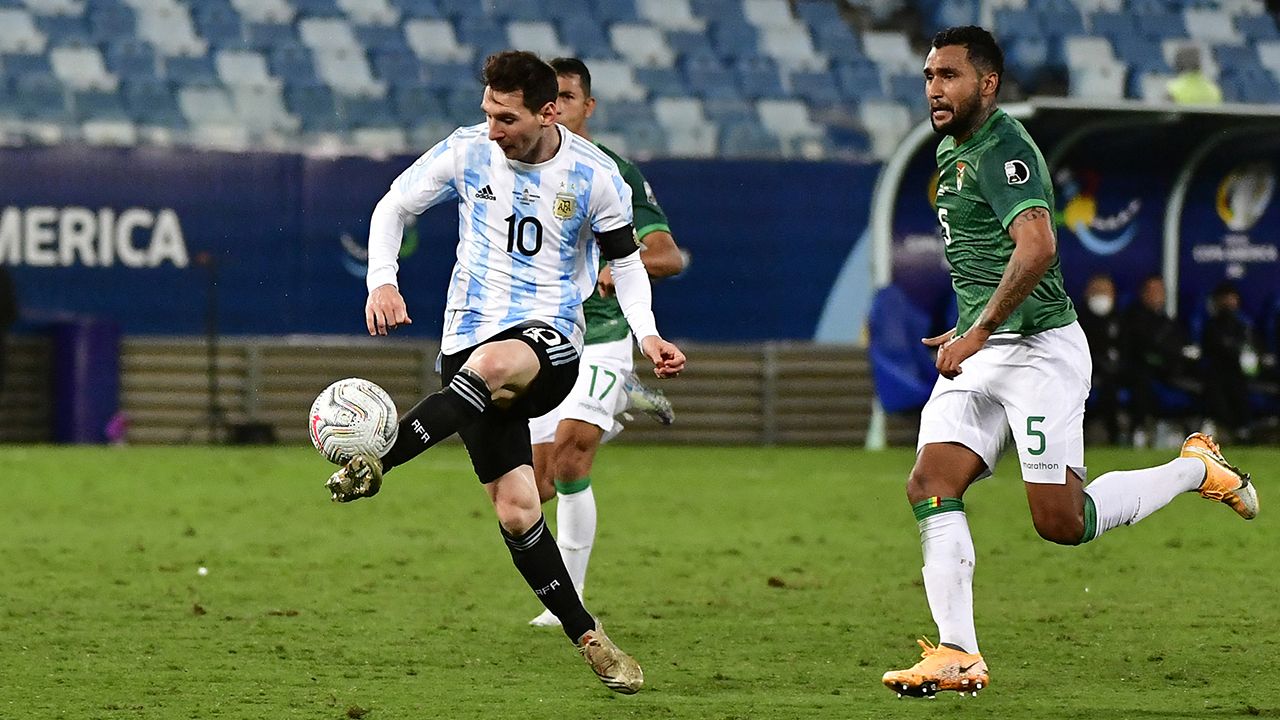 Messi, Bolivya’yı 4-1 yendikleri maçta Arjantin’e iki gol attı.