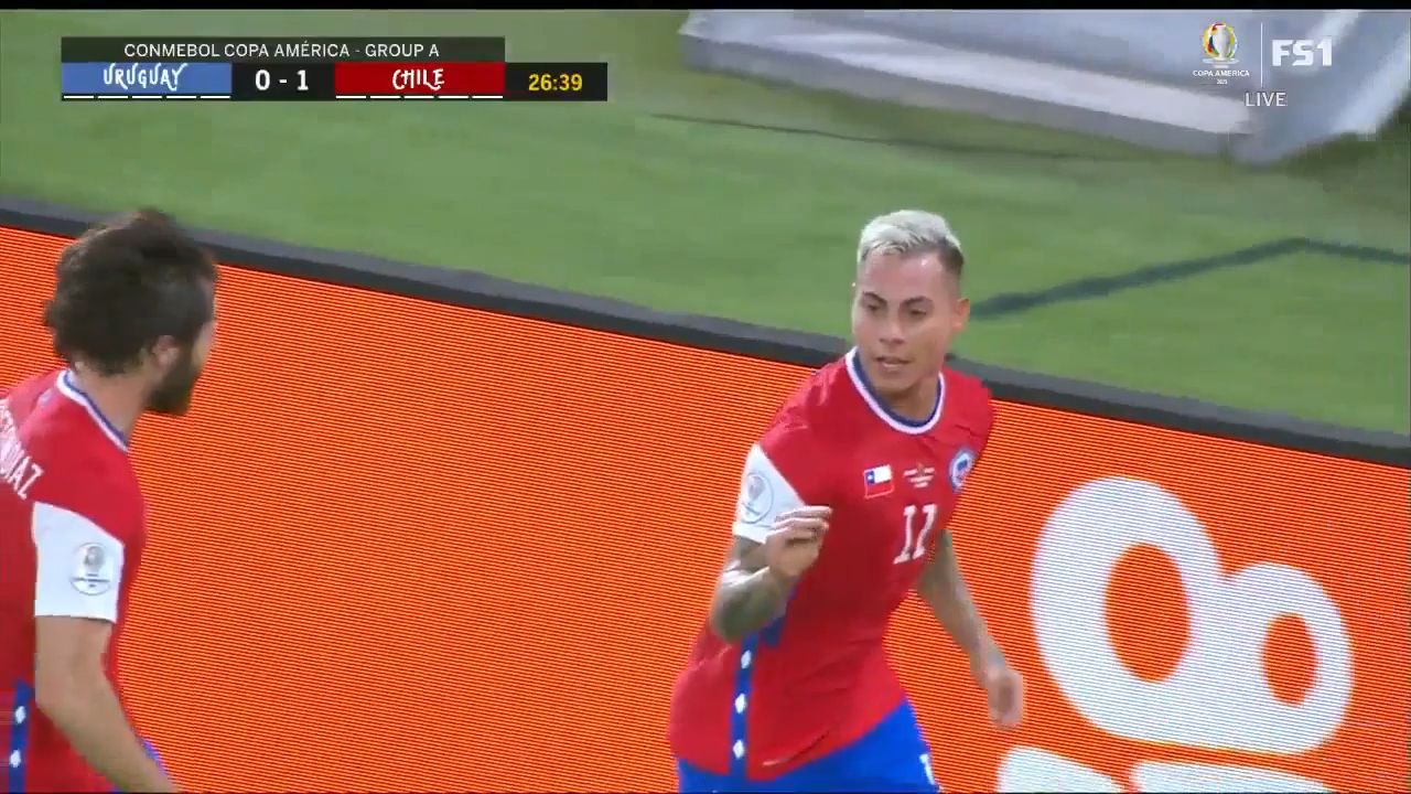 Eduardo Vargas, Şili’ye Uruguay karşısında 1-0 öne geçmek için zorlu bir açıdan teslim oldu