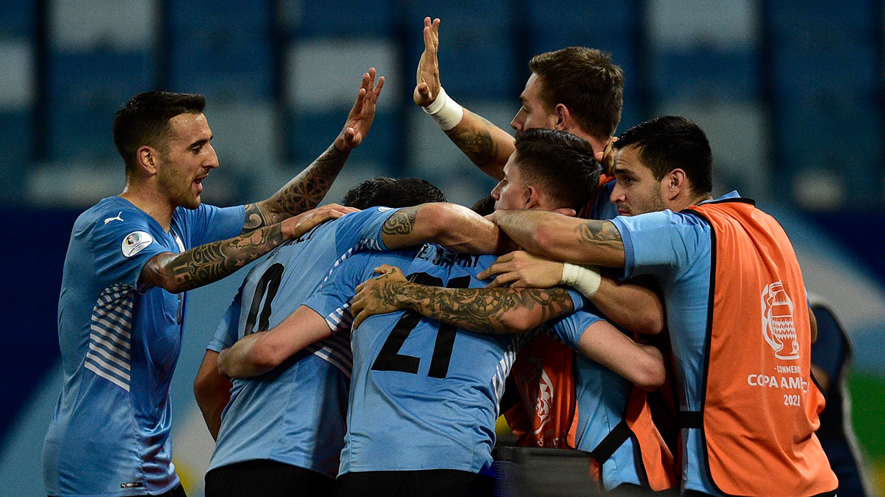 Uruguay, Bolivya’nın kendi kalesine attığı golle A Grubu’nu 2-0 kazandı.