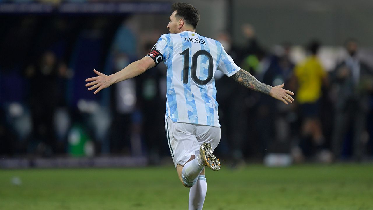 Lionel Messi, Arjantin’in Ekvador karşısında aldığı 3-0’lık galibiyette göz kamaştıran bir frikik daha attı