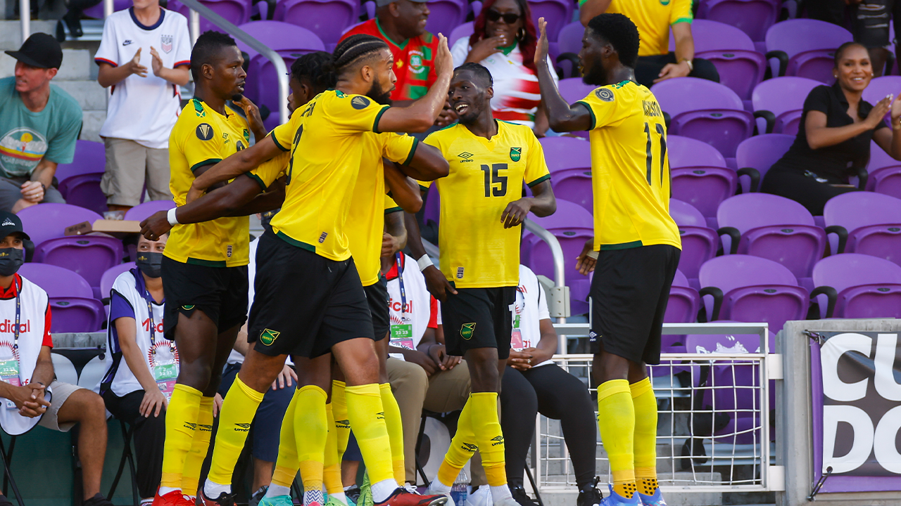 Junior Flemmings’in 87. dakikadaki debriyaj golü Jamaika’yı Guadeloupe’ye 2-1 mağlup etti.